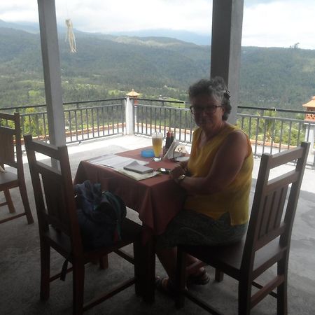 One Homestay And Warung Munduk  Luaran gambar