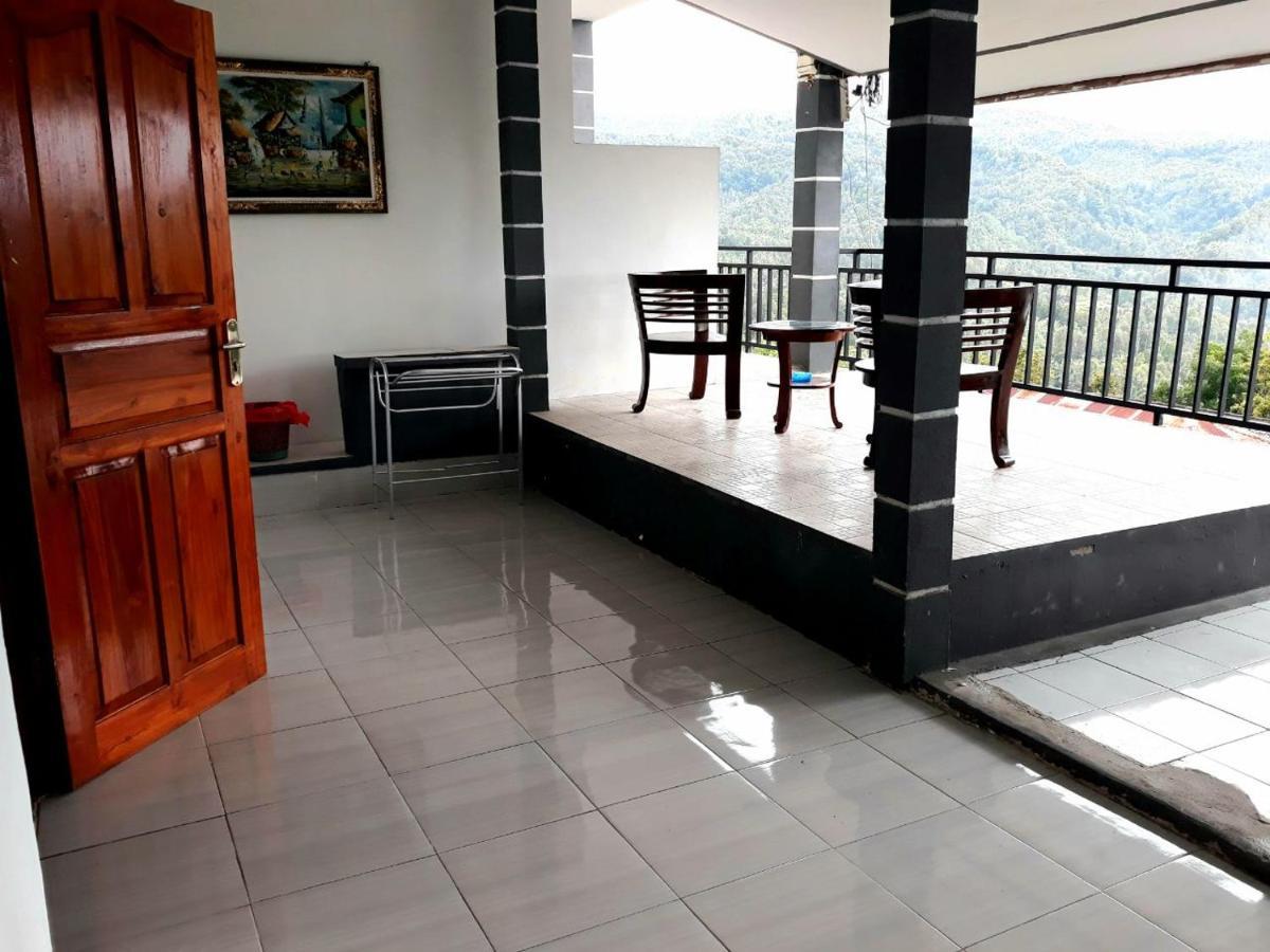 One Homestay And Warung Munduk  Luaran gambar