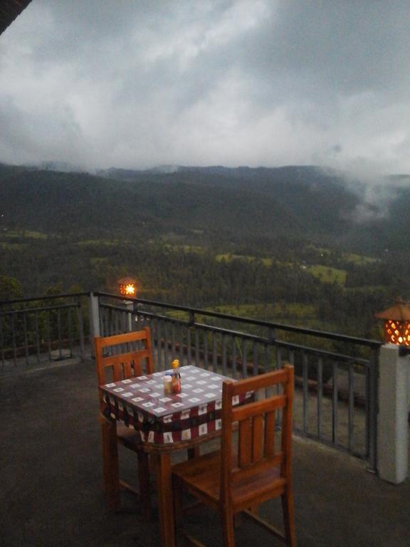 One Homestay And Warung Munduk  Luaran gambar