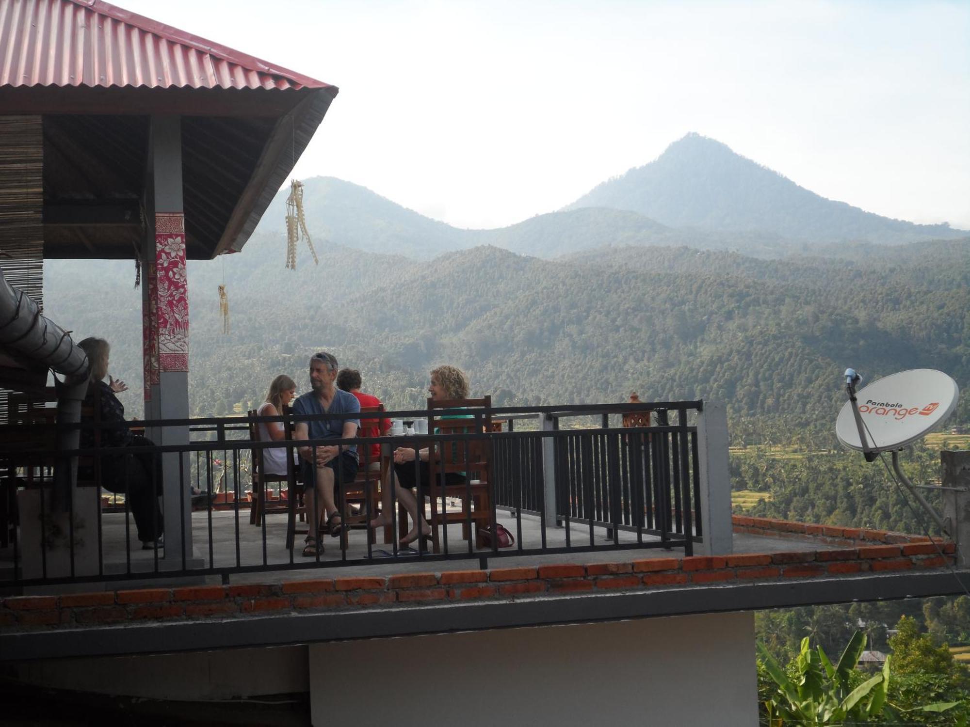 One Homestay And Warung Munduk  Luaran gambar