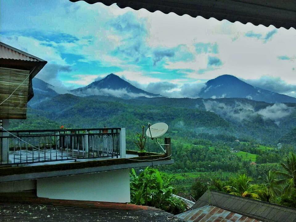 One Homestay And Warung Munduk  Luaran gambar