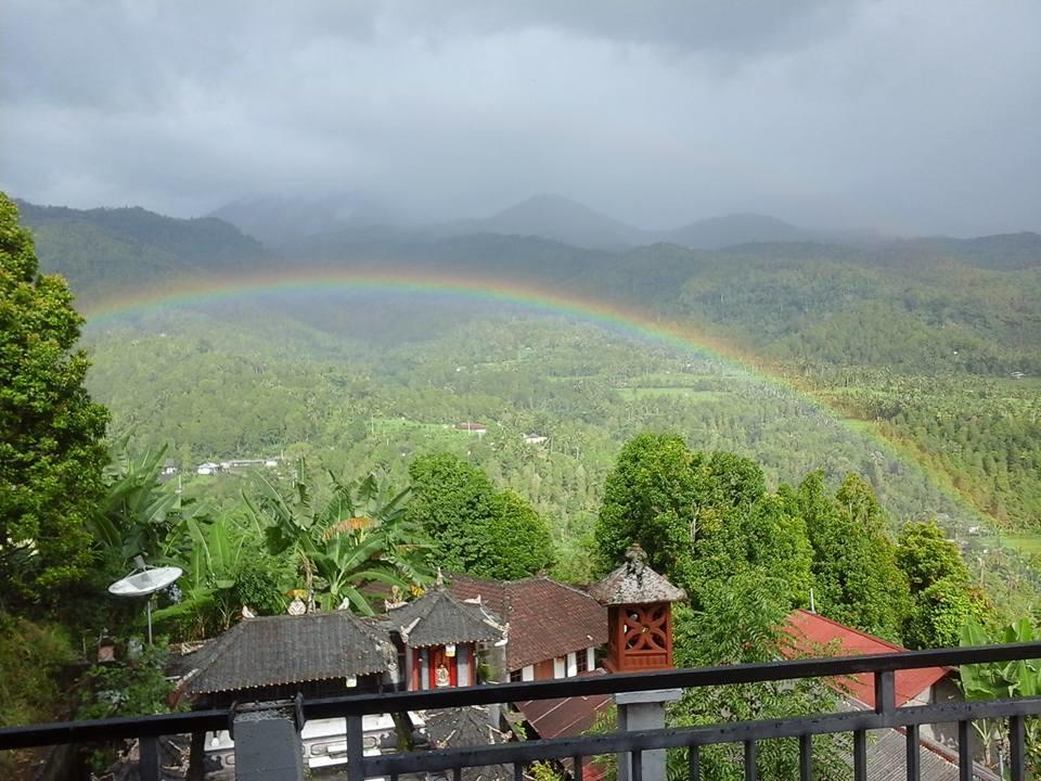 One Homestay And Warung Munduk  Luaran gambar