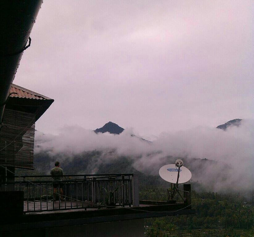 One Homestay And Warung Munduk  Luaran gambar