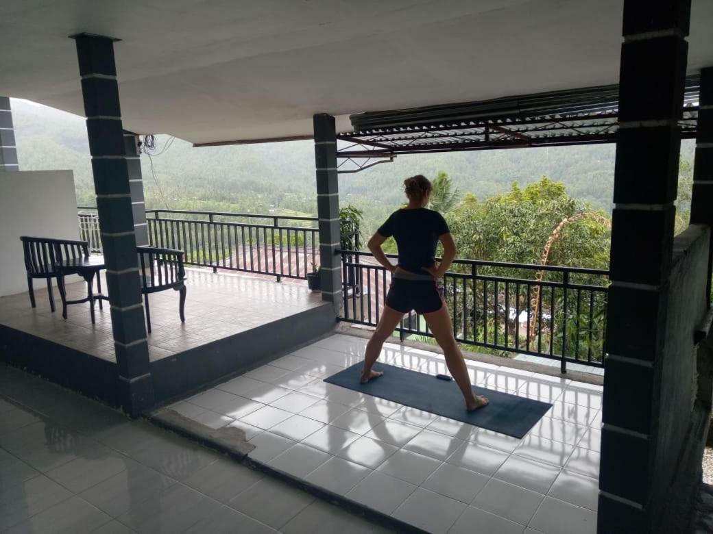 One Homestay And Warung Munduk  Luaran gambar