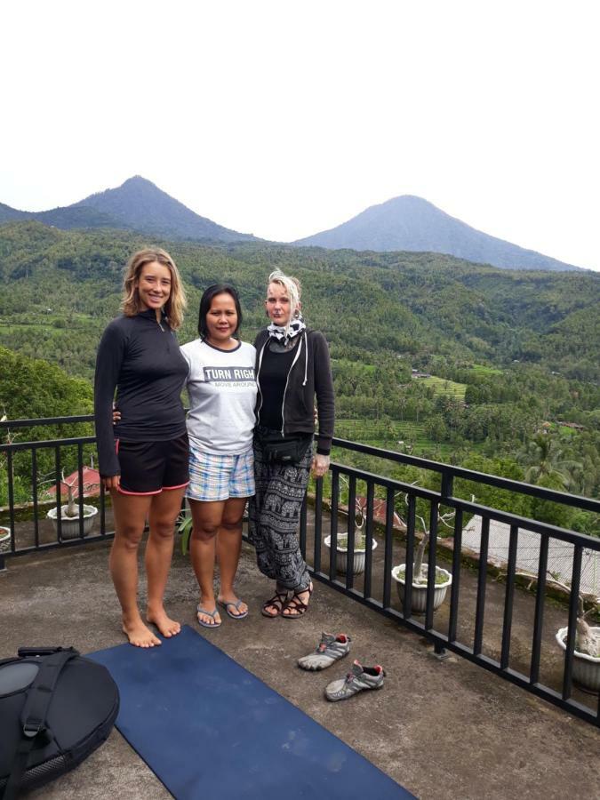 One Homestay And Warung Munduk  Luaran gambar