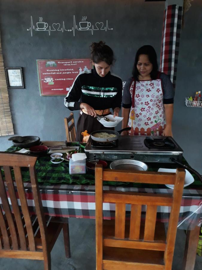 One Homestay And Warung Munduk  Luaran gambar